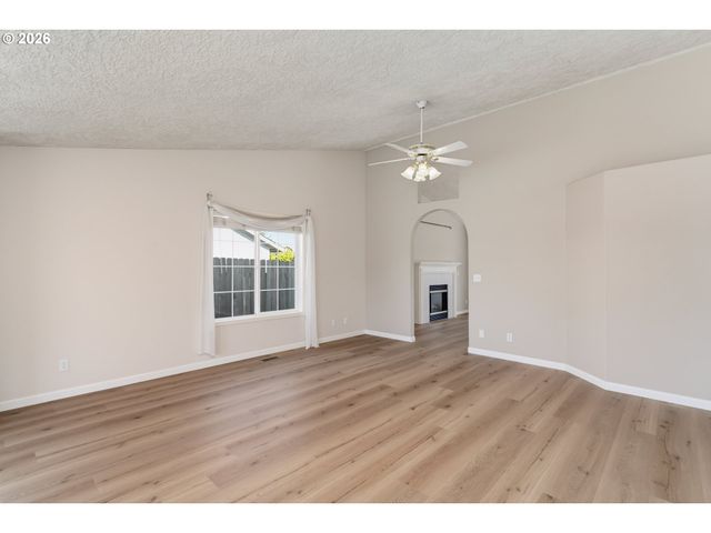 13617 Ne 6TH Ct, Vancouver, WA 98685