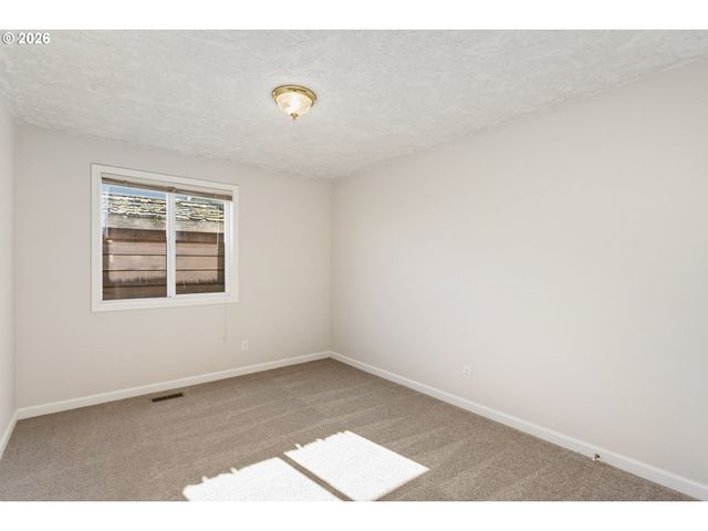 13617 Ne 6TH Ct, Vancouver, WA 98685