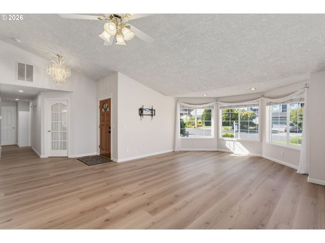13617 Ne 6TH Ct, Vancouver, WA 98685