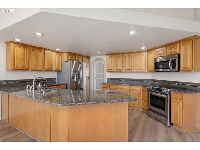 13617 Ne 6TH Ct, Vancouver, WA 98685