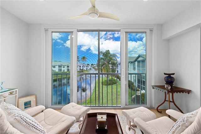 818 Tanbark DR 204, Naples, FL 34108