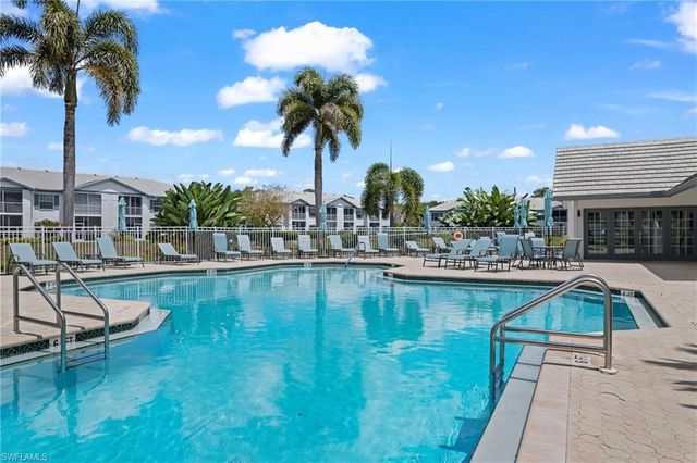 818 Tanbark DR 204, Naples, FL 34108