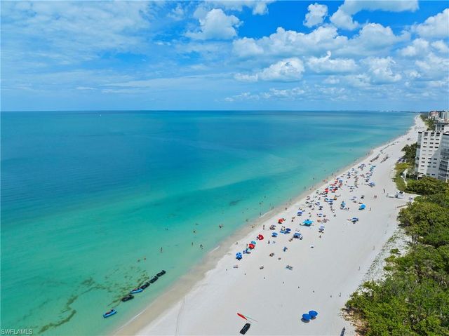 818 Tanbark DR 204, Naples, FL 34108