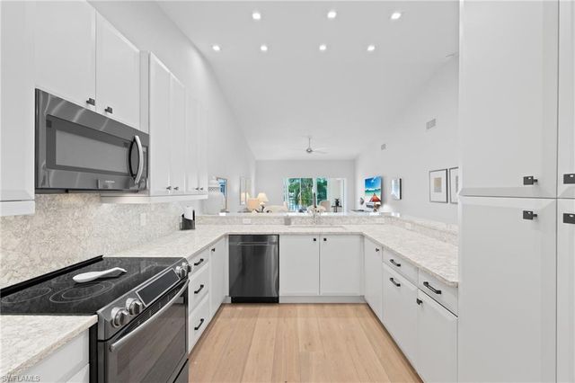 818 Tanbark DR 204, Naples, FL 34108