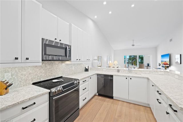 818 Tanbark DR 204, Naples, FL 34108