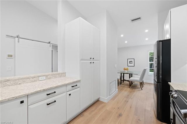 818 Tanbark DR 204, Naples, FL 34108
