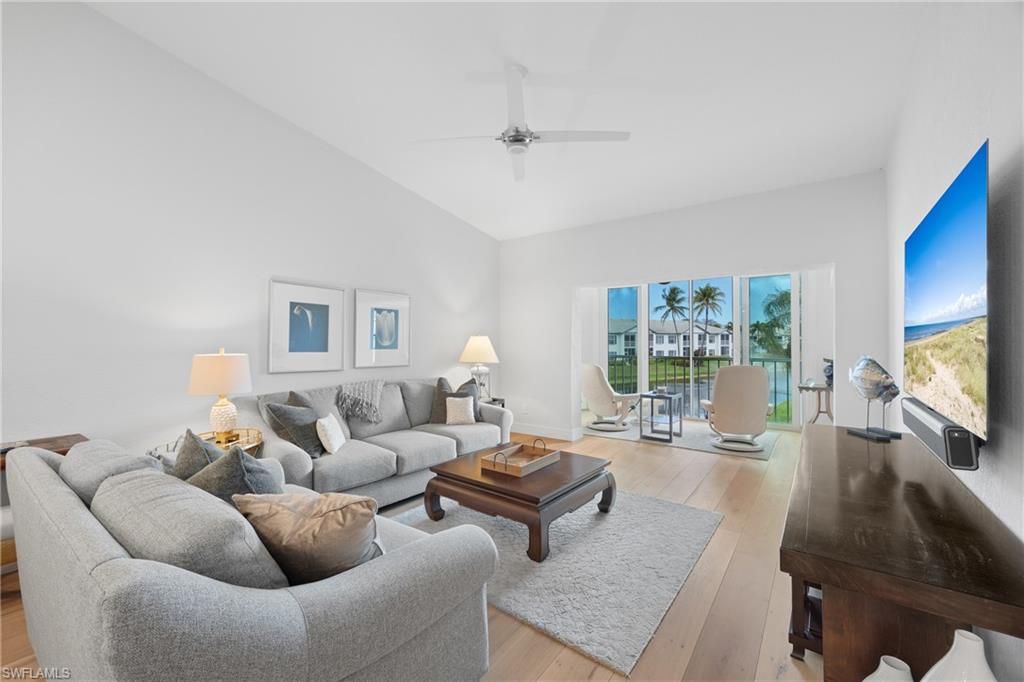 818 Tanbark DR 204, Naples, FL 34108