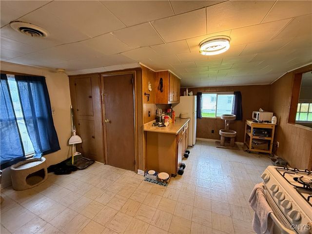 303 Darlington Road East, Salina, NY 13208