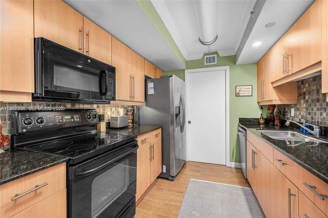 6917 Collins Ave 812, Miami Beach, FL 33141