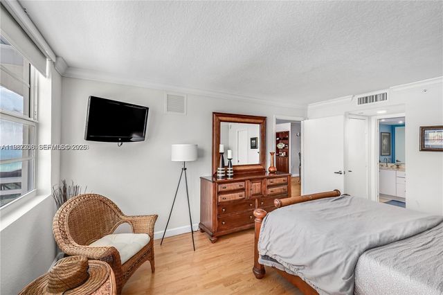 6917 Collins Ave 812, Miami Beach, FL 33141