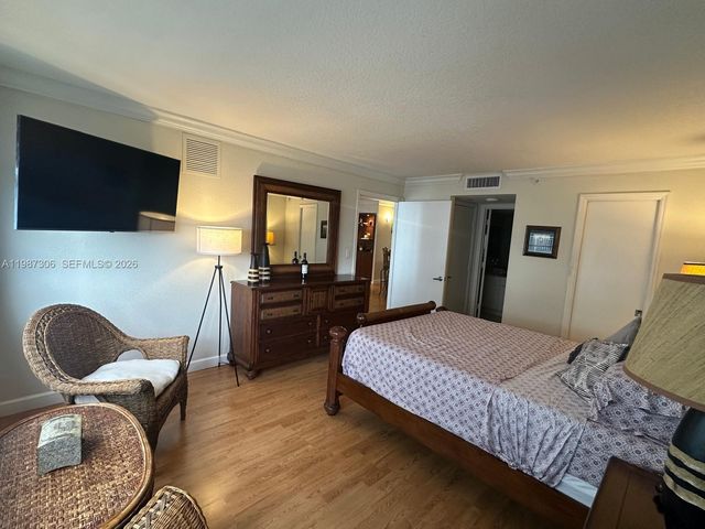 6917 Collins Ave 812, Miami Beach, FL 33141