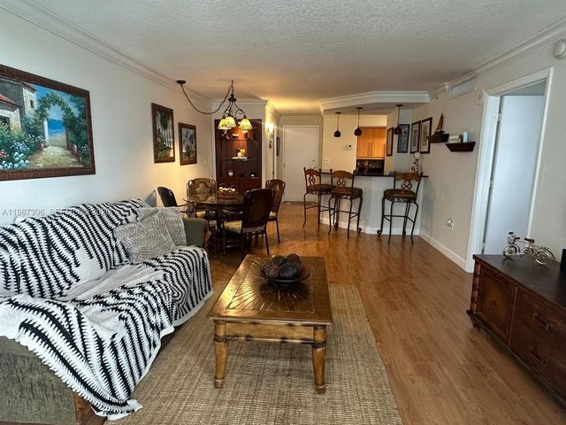 6917 Collins Ave 812, Miami Beach, FL 33141