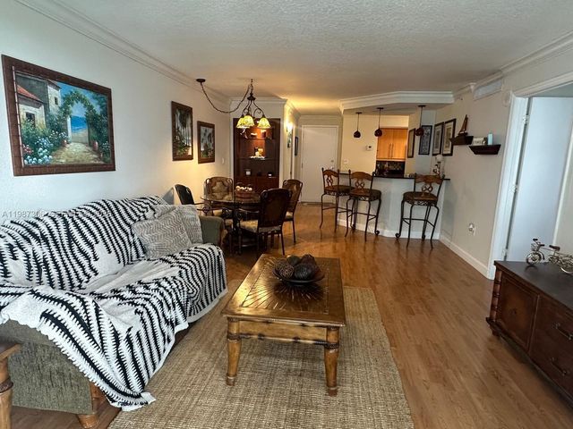 6917 Collins Ave 812, Miami Beach, FL 33141