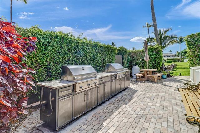 3420 Gulf Shore BLVD N # 31, Naples, FL 34103