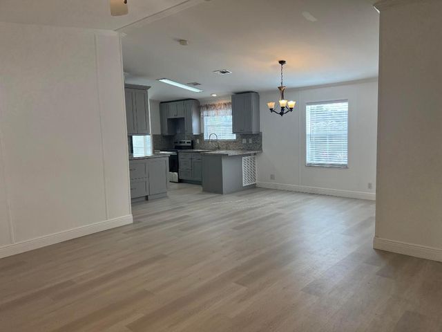 6761 NW 45th Avenue, Coconut Creek, FL 33073