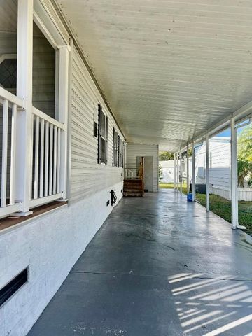 6761 NW 45th Avenue, Coconut Creek, FL 33073