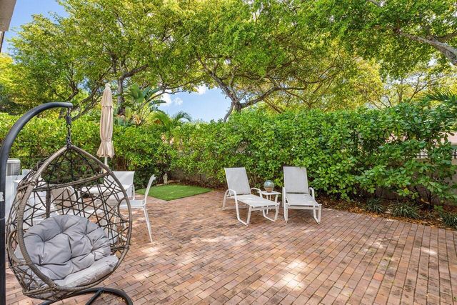 1875 Highland Grove Drive, Delray Beach, FL 33445