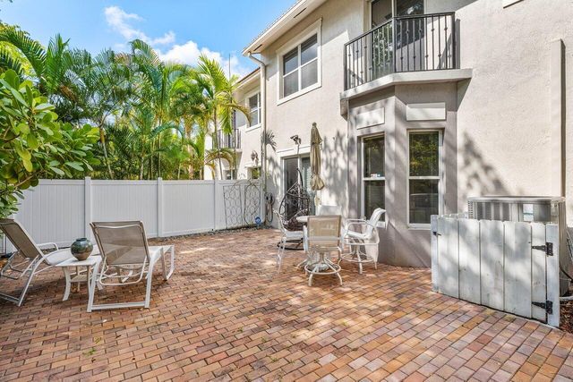 1875 Highland Grove Drive, Delray Beach, FL 33445