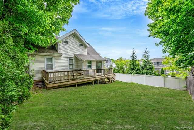 15 Northridge Street, Huntington Station, NY 11746