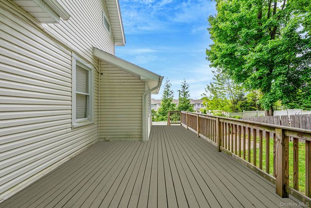 15 Northridge Street, Huntington Station, NY 11746