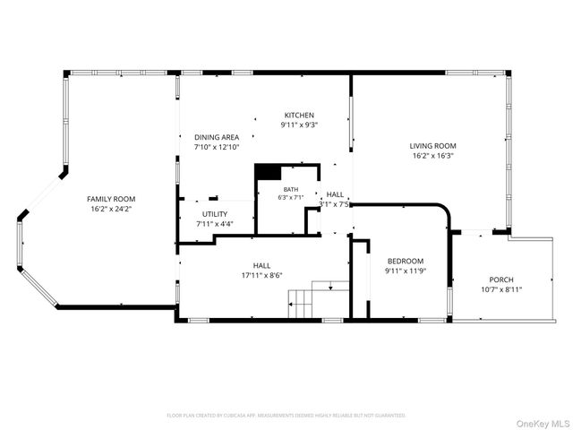 228 W Clearwater Road, Lindenhurst, NY 11757