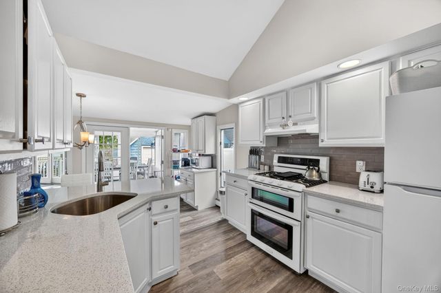228 W Clearwater Road, Lindenhurst, NY 11757
