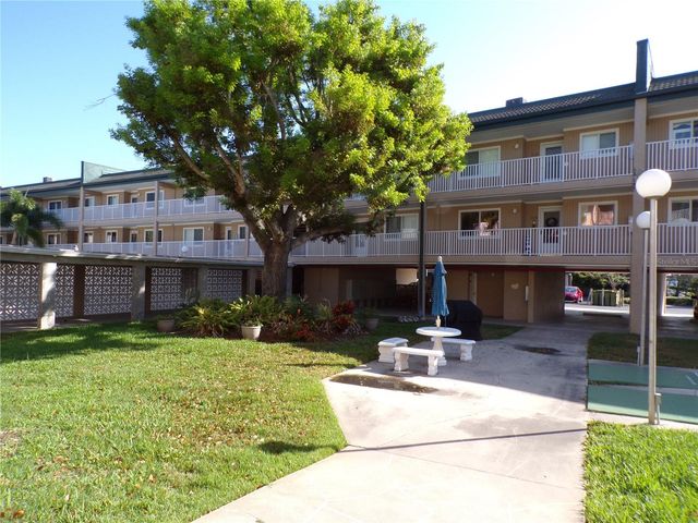 150 HARBORSIDE AVENUE 133, Punta Gorda, FL 33950