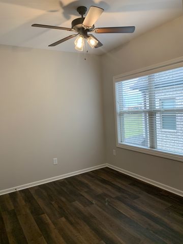 95A CAGES RD, Hendersonville, TN 37075