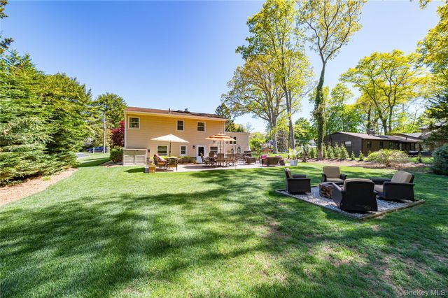 7 Ursular Court, Smithtown, NY 11787