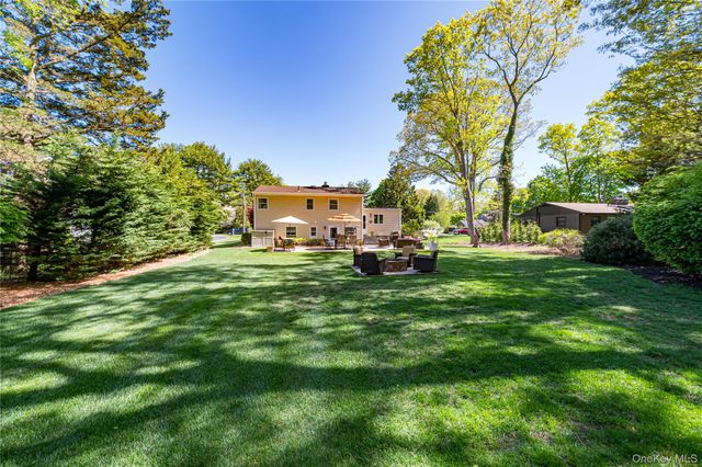 7 Ursular Court, Smithtown, NY 11787