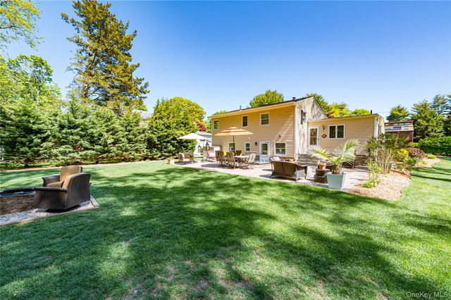 7 Ursular Court, Smithtown, NY 11787