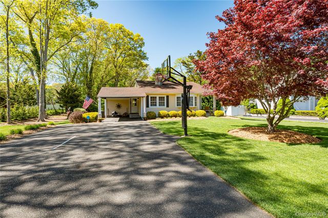 7 Ursular Court, Smithtown, NY 11787