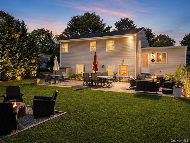 7 Ursular Court, Smithtown, NY 11787