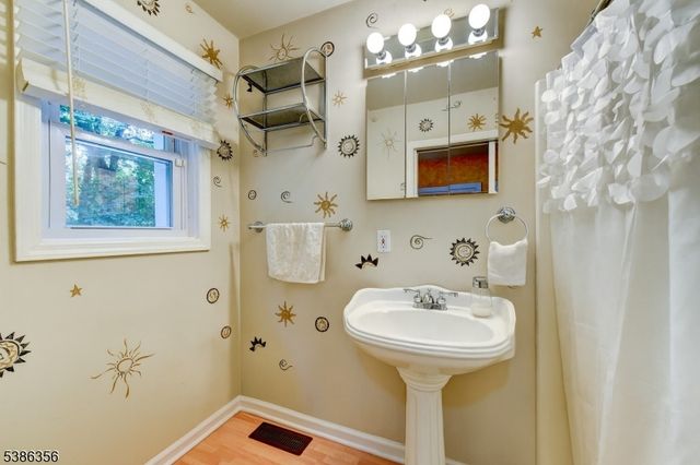 481 Terrill Rd, Fanwood Boro, NJ 07023