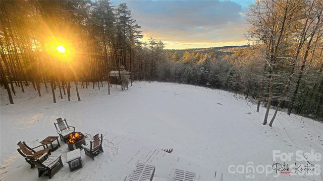 1594 High Valley Way, Lenoir, NC 28645