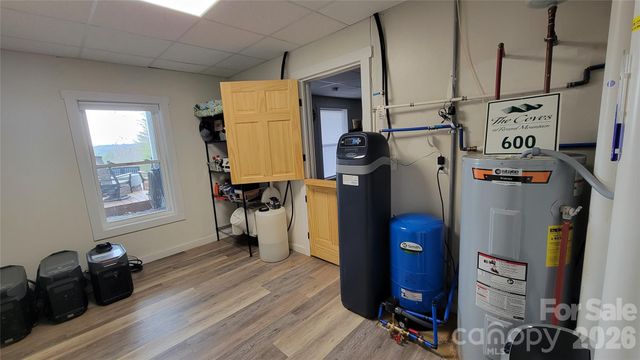 1594 High Valley Way, Lenoir, NC 28645