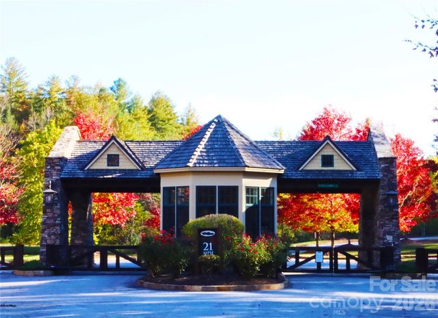 1594 High Valley Way, Lenoir, NC 28645