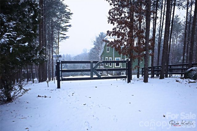 1594 High Valley Way, Lenoir, NC 28645