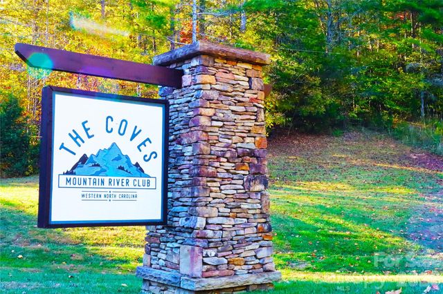 1594 High Valley Way, Lenoir, NC 28645