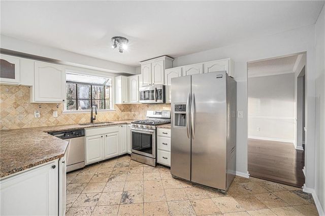 1655 Links Overlook, Stone Mountain, GA 30088