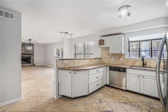 1655 Links Overlook, Stone Mountain, GA 30088