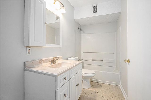 1655 Links Overlook, Stone Mountain, GA 30088