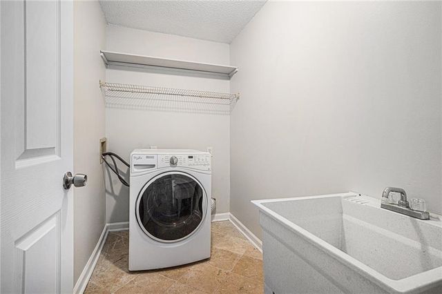 1655 Links Overlook, Stone Mountain, GA 30088