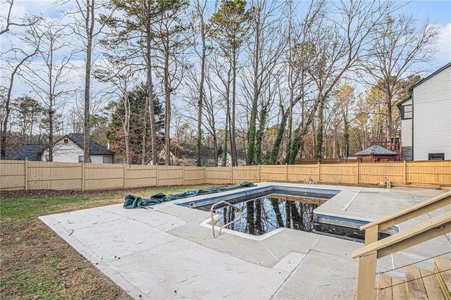 1655 Links Overlook, Stone Mountain, GA 30088