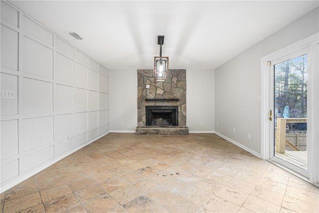 1655 Links Overlook, Stone Mountain, GA 30088