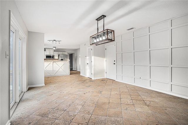 1655 Links Overlook, Stone Mountain, GA 30088