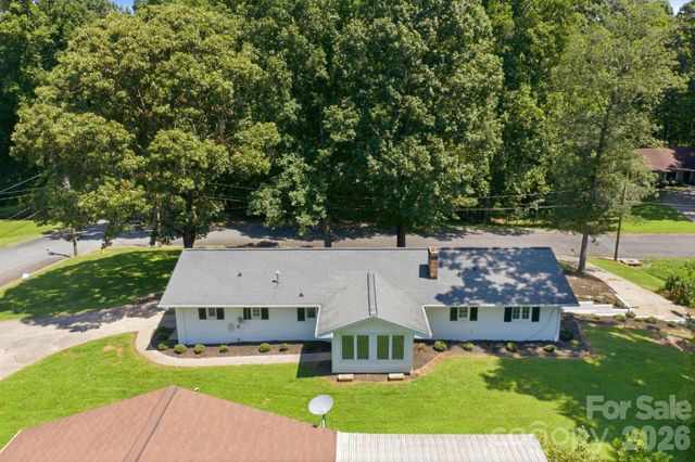 803 E 24th Street, Newton, NC 28658