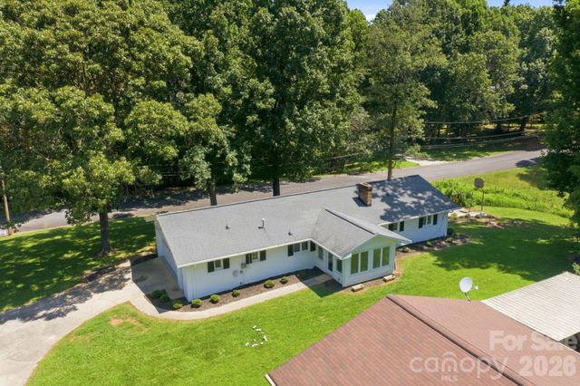 803 E 24th Street, Newton, NC 28658