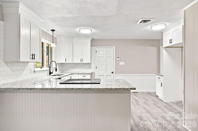 803 E 24th Street, Newton, NC 28658