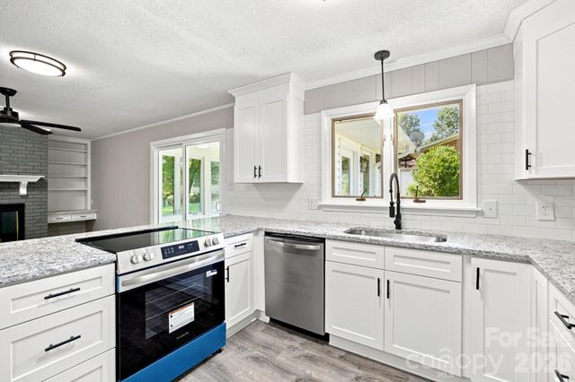 803 E 24th Street, Newton, NC 28658